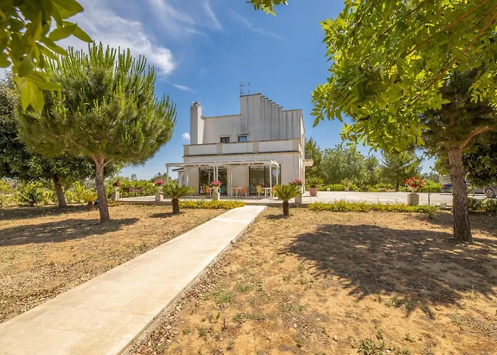 Tenuta Melissa Villa *